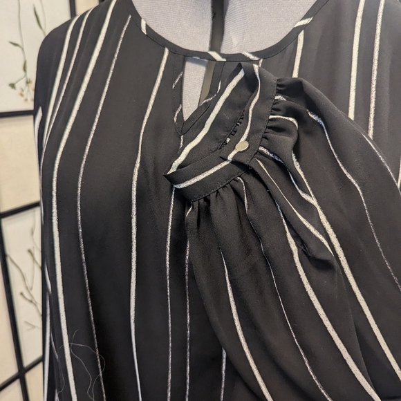 Women's XL black with white stripe blouse - Picture 2 of 7